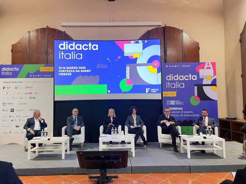 Da sinistra: Reinhard Koslitz (Didacta International), Angelo Paletta (IPRASE), Benedetta Albanese (Assessore all'istruzione Comune di Firenze), Francesca Gerosa (Vicepresidente e assessore all'istruzione PAT), Francesco Manfredi (presidente INDIRE), Giuseppe Pierro (Ministero dell'istruzione e del merito)